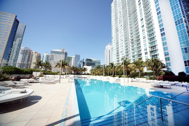 Foto del edificio - 950 Brickell Bay Dr