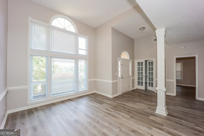 Building Photo - 12 Sleepy Hollow Ct