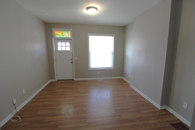 Building Photo - 392 N Garfield Ave