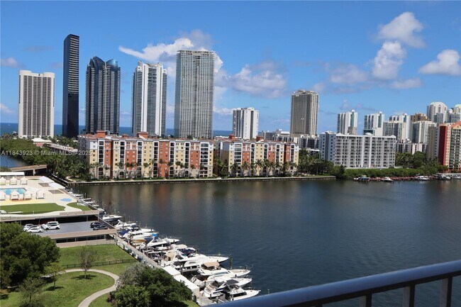 Foto del edificio - 290 174th St St