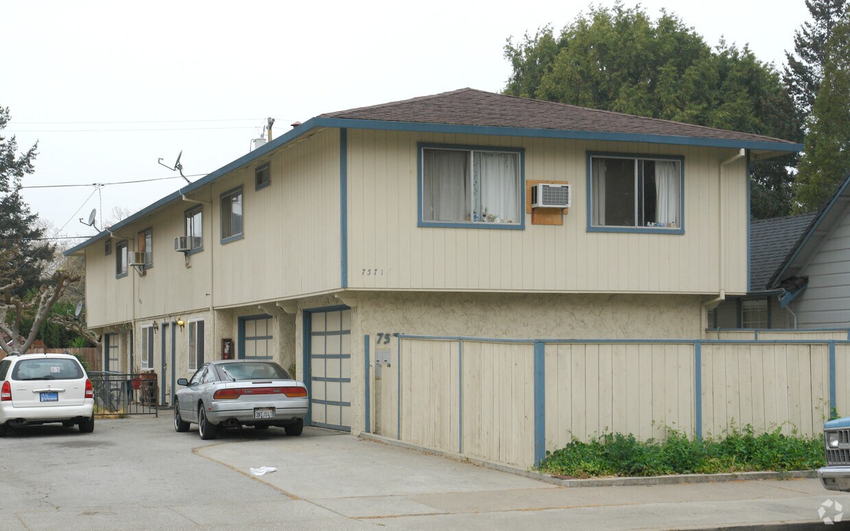 Foto principal - 7571 Rosanna Street