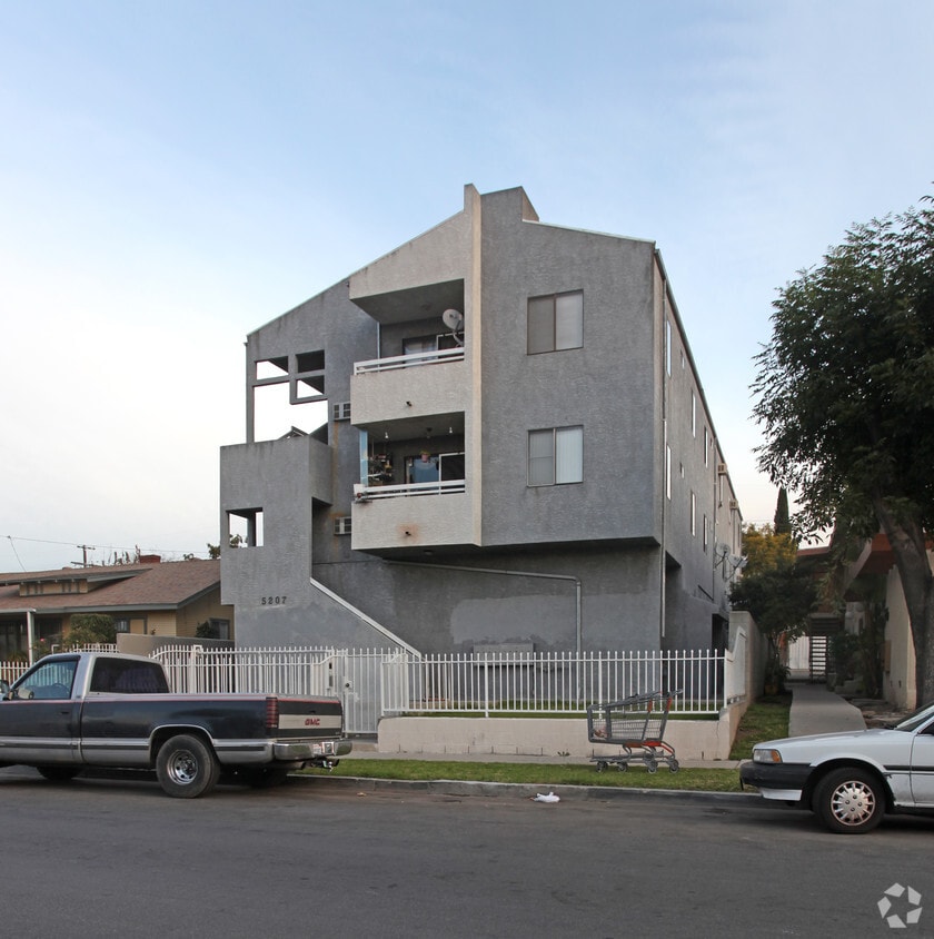 Primary Photo - 5207 Meridian St