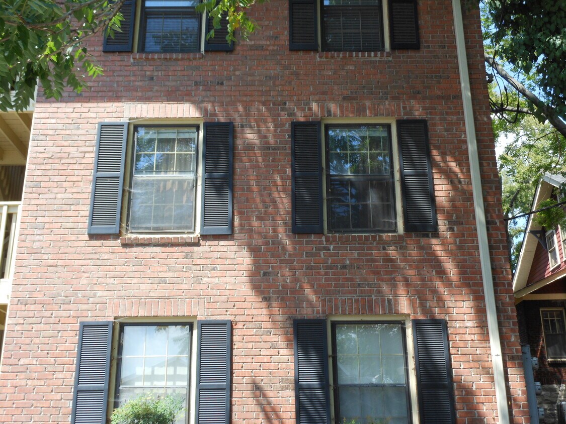Outside view - 1626 18th Ave S