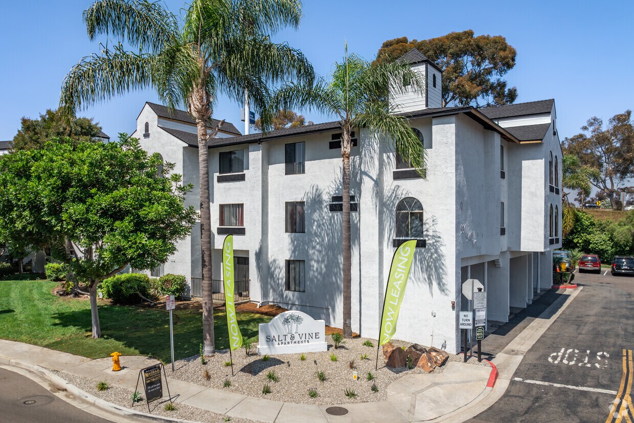 Foto principal - Salt & Vine Oceanside Apartments