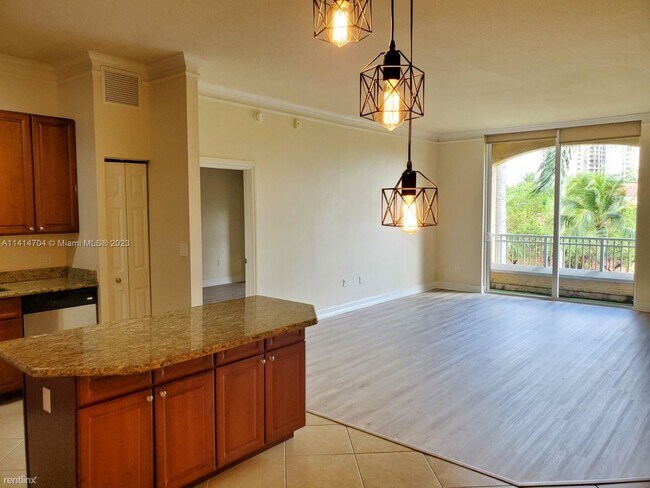Foto del edificio - 2 br, 2 bath Condo - 3001 NE 185th St Apt 333
