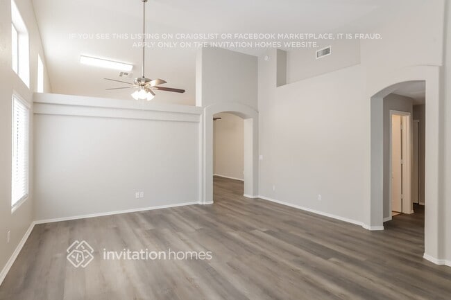 Building Photo - 1925 E Fellars Dr