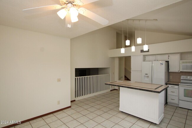 Building Photo - 1225 W Riviera Dr