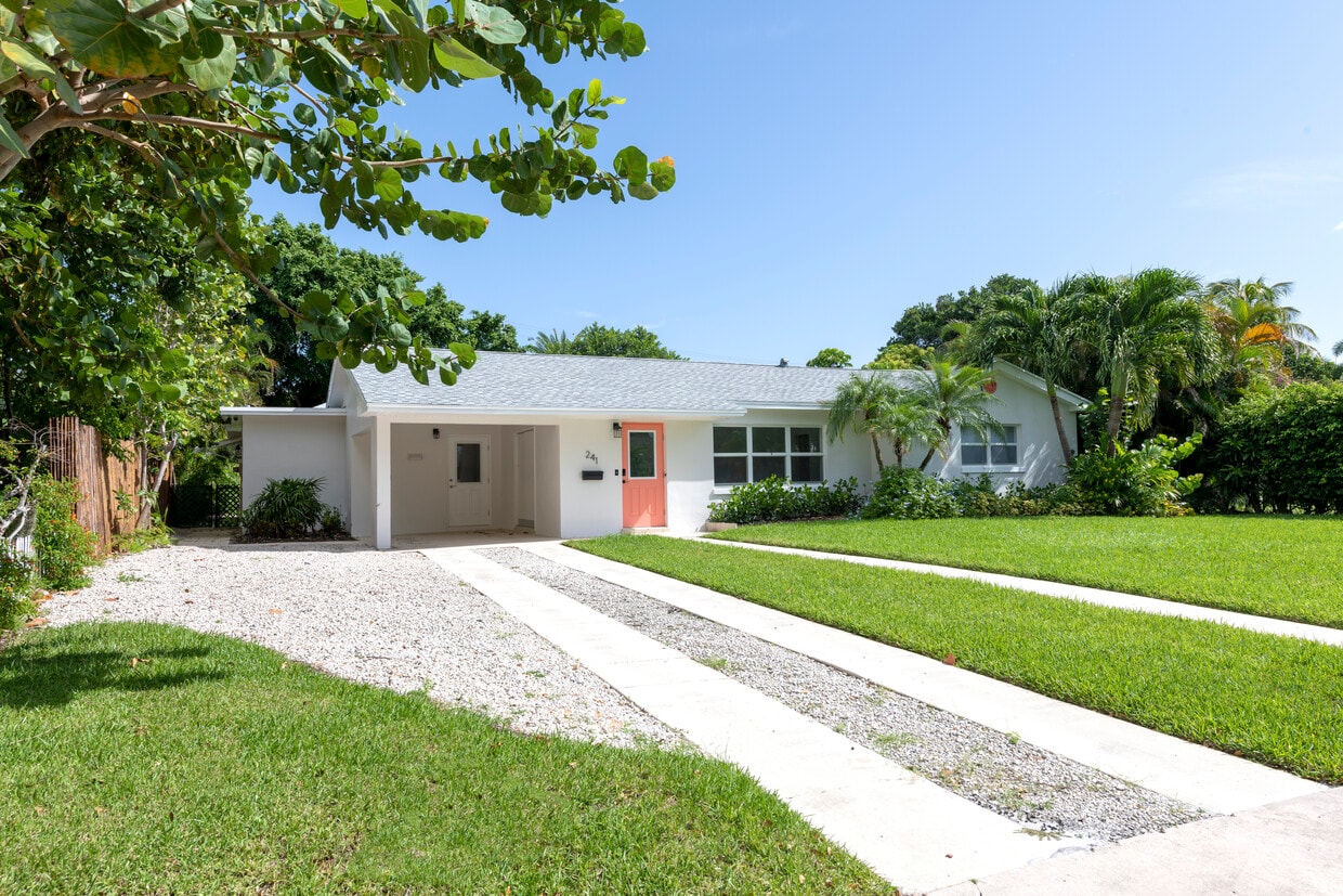 Primary Photo - 241 Seville Rd
