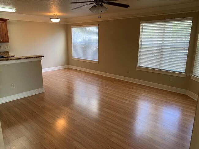 Foto del edificio - 732 Secret Harbor Ln