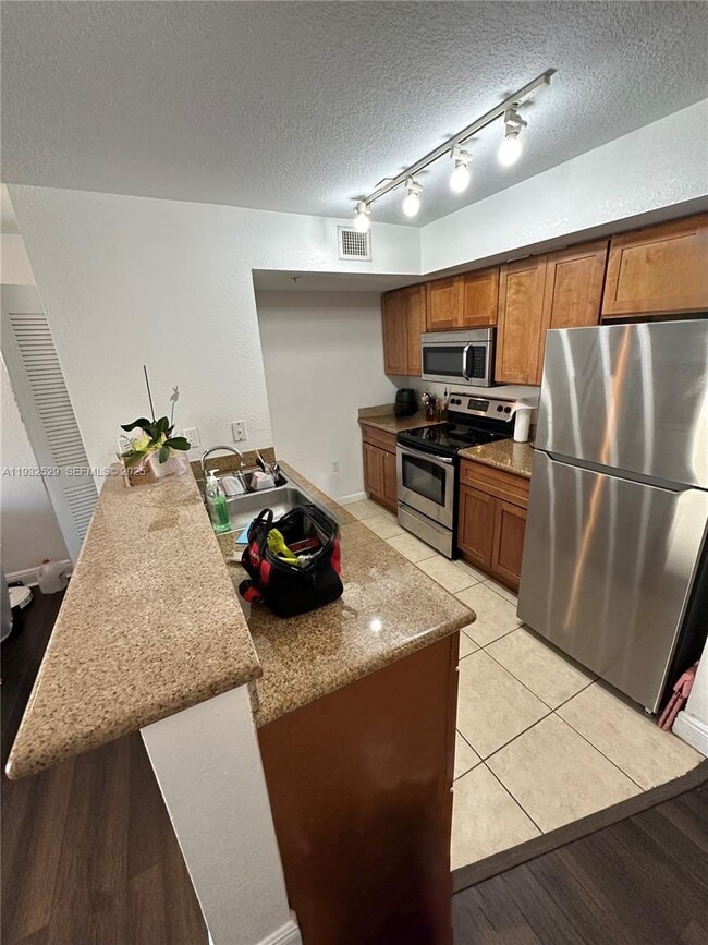 Building Photo - 219 NW 12th Ave