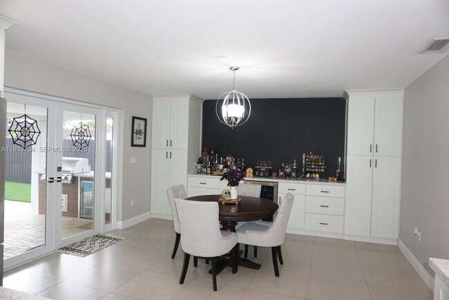 Foto del edificio - 10350 SW 16th St