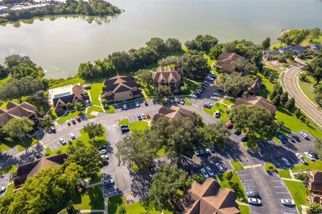 Building Photo - 360 Lakepointe Dr