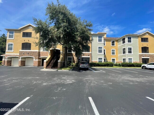 Foto del edificio - 8539 Gate Pkwy W