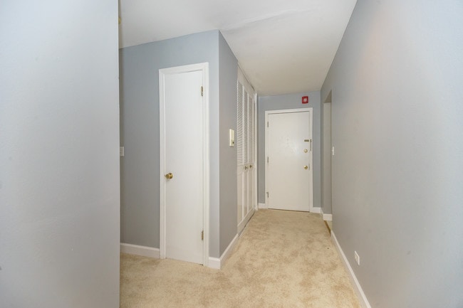 Foto del edificio - 606 E Algonquin Rd