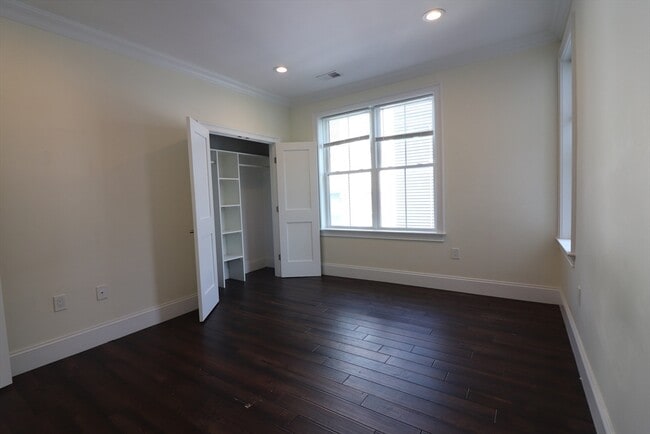 Building Photo - 140 Minden St