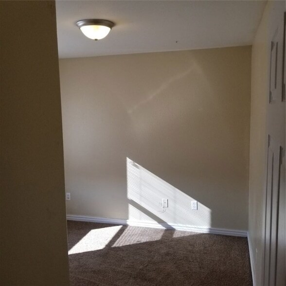 Foto del edificio - 330 Graystone Cir