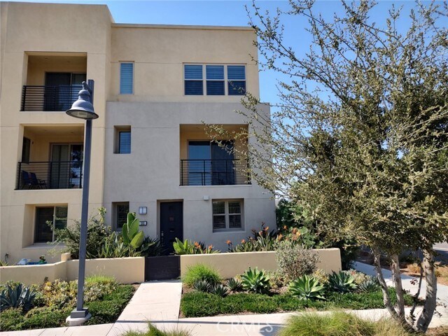 Building Photo - 202 Paramount