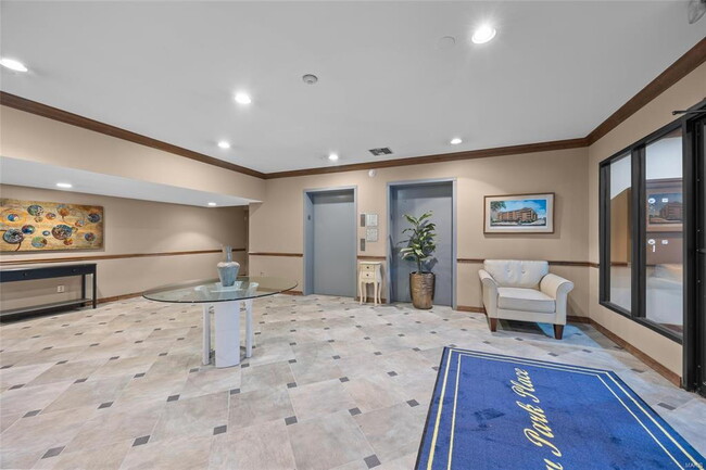 Foto del edificio - Condo in the Vibrant Clayton district!