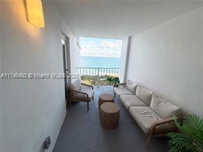 Primary Photo - 6450 Collins Ave