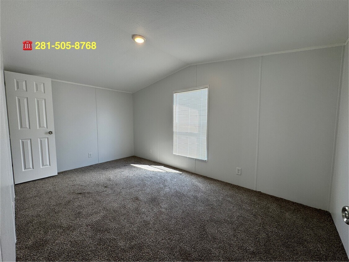 Foto del edificio - 16206 Wood Dr