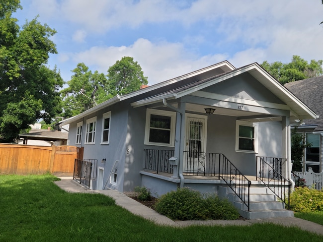 Building Photo - 827 Mathews St