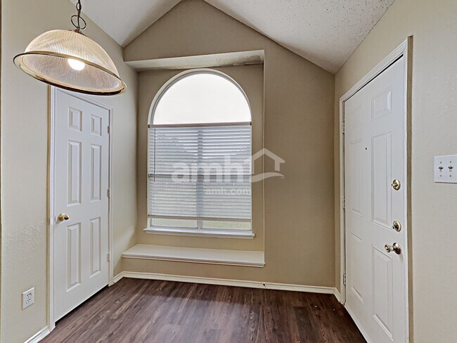Building Photo - 3001 Morning Dove Ln