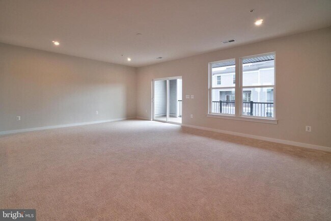 Foto del edificio - 20285 Newfoundland Sq