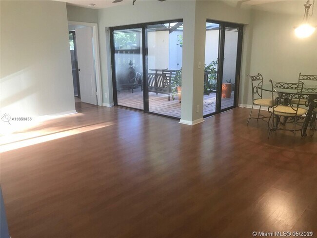 Building Photo - 3954 Cocoplum Cir