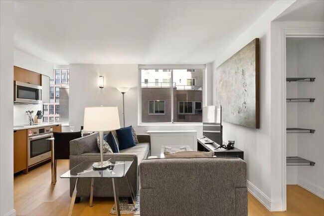 Building Photo - 420 E 54th St