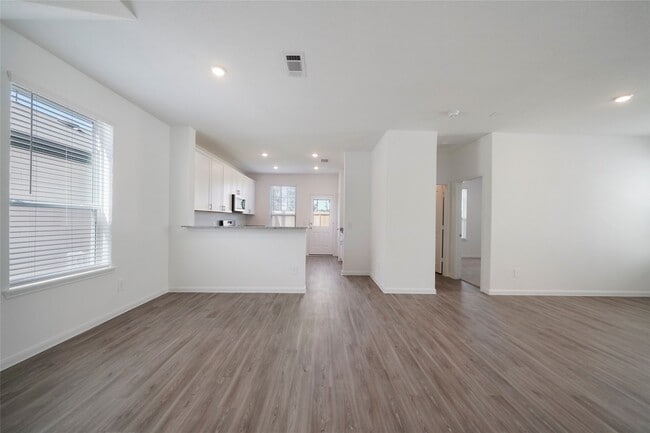 Building Photo - 5703 Finely Run St