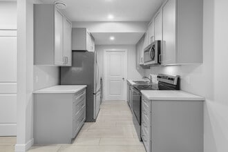 Building Photo - 1439 Cherniak Way SW