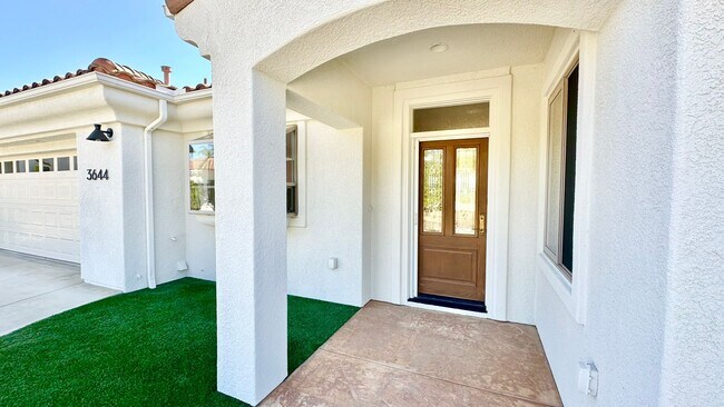 Building Photo - Stunning Custom Built Detached Guest Home ...
