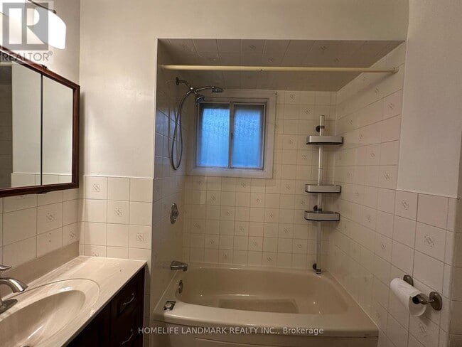 Building Photo - 28 Landfair Crescent