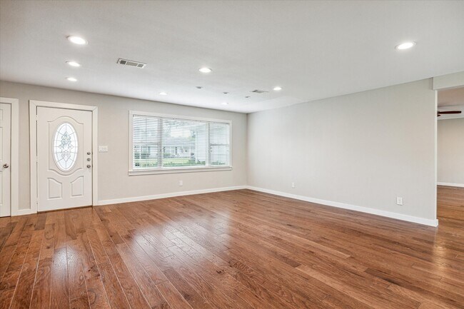 Foto del edificio - 2006 Du Barry Ln