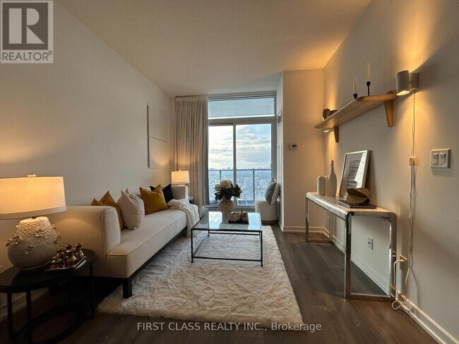 Photo du bâtiment - 56 Forest Manor Rd