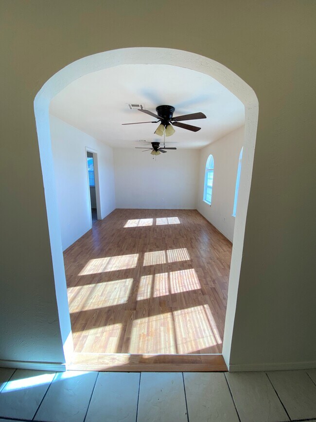 Foto del edificio - 2611 NW 78th St