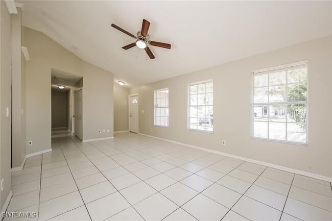Foto del edificio - 3615 Caloosa Pkwy