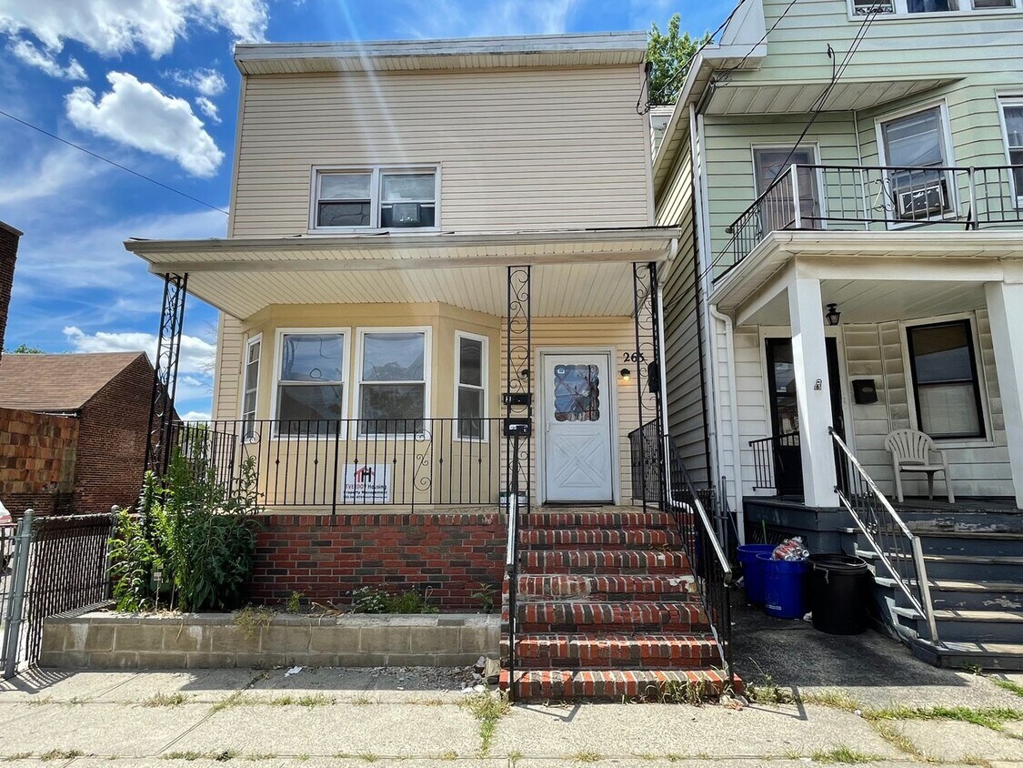 265 Prospect St Unit Apt 1, Perth Amboy, NJ 08861 Room for Rent in