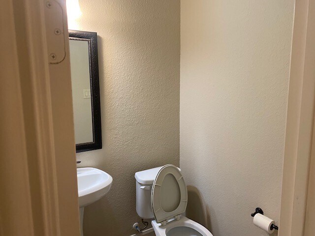 Foto del edificio - 7911 Sydney Bay Ct