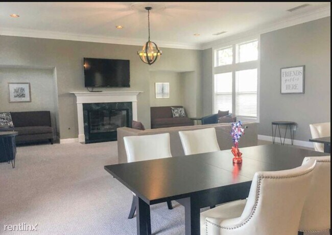 Foto del edificio - 10305 Trotters Pointe Dr