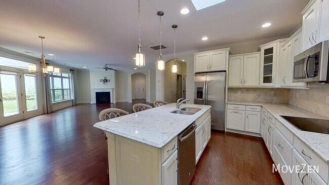 Building Photo - 8011 Parknoll Dr