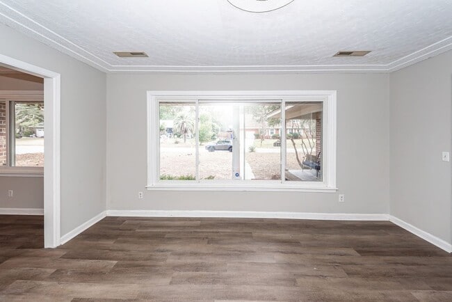 Foto del edificio - 4 Bedroom, 2.5 Bathroom Home on James Island