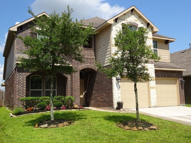 Foto del edificio - For Lease | 4 Bed, 3.5 Bath | 2,272 Sq Ft ...
