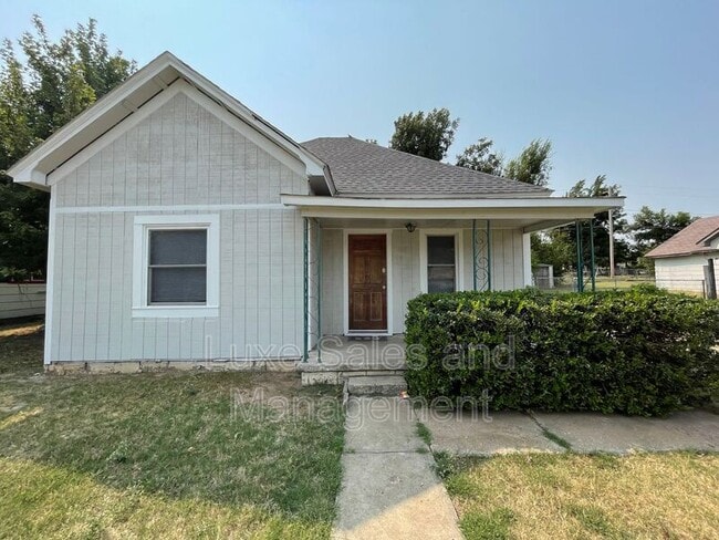 Building Photo - 1516 S Dille Ave