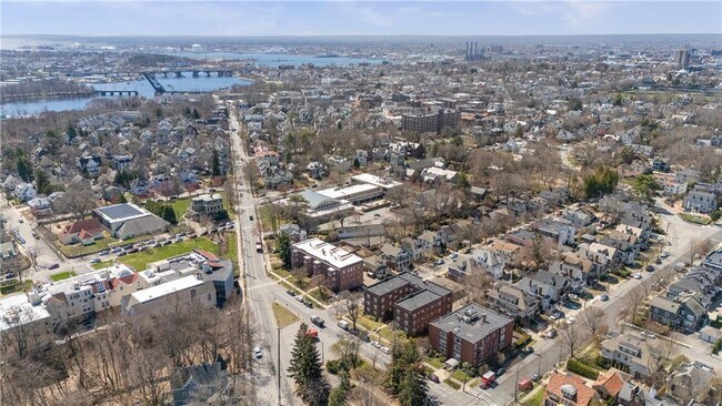 Foto del edificio - 8 Blackstone Blvd
