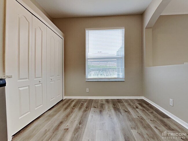 Foto del edificio - 18315 Brookpark Dr