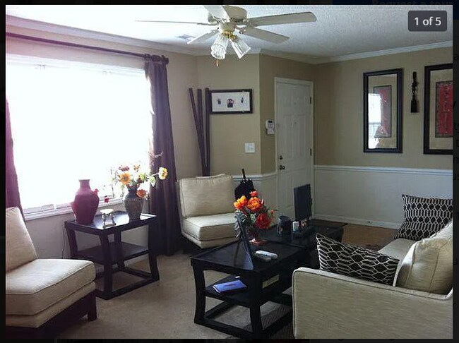 Building Photo - 2315 Vineyard Dr