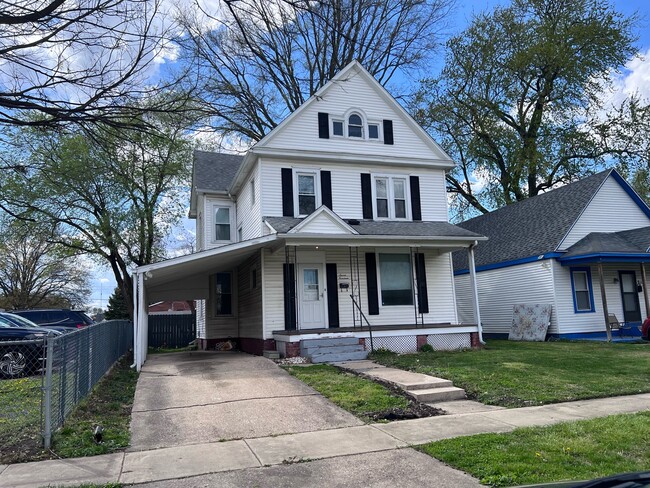 Building Photo - 719 N 8th St