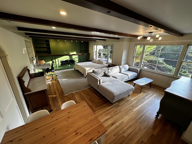 Foto del edificio - 422 Shirley Blvd