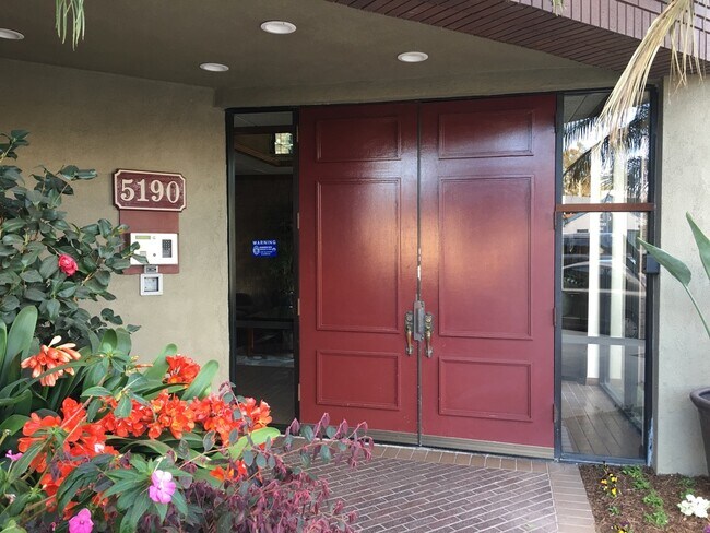 Foto del edificio - 5190 E Colorado St